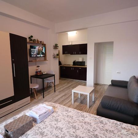 Апартаменти Charming Cozy Studio - Old Town - Free Minibar Бухарест Екстер'єр фото